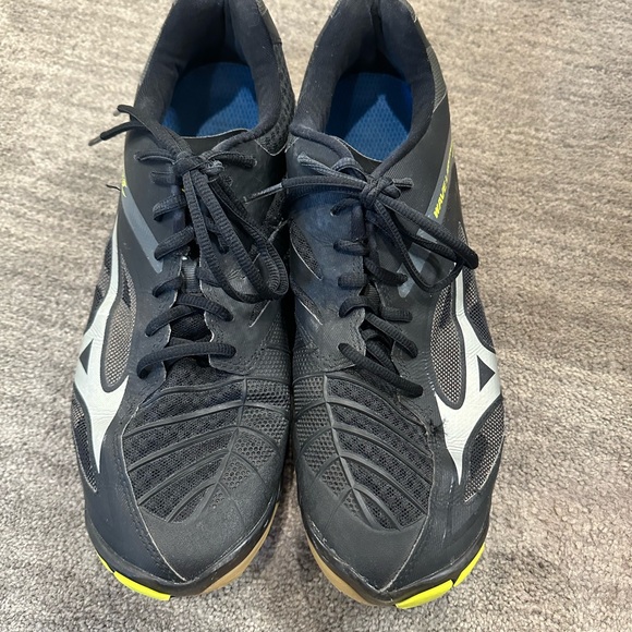 Mizuno Volleyball Shoes (Sz 11.5) - Picture 3 of 5